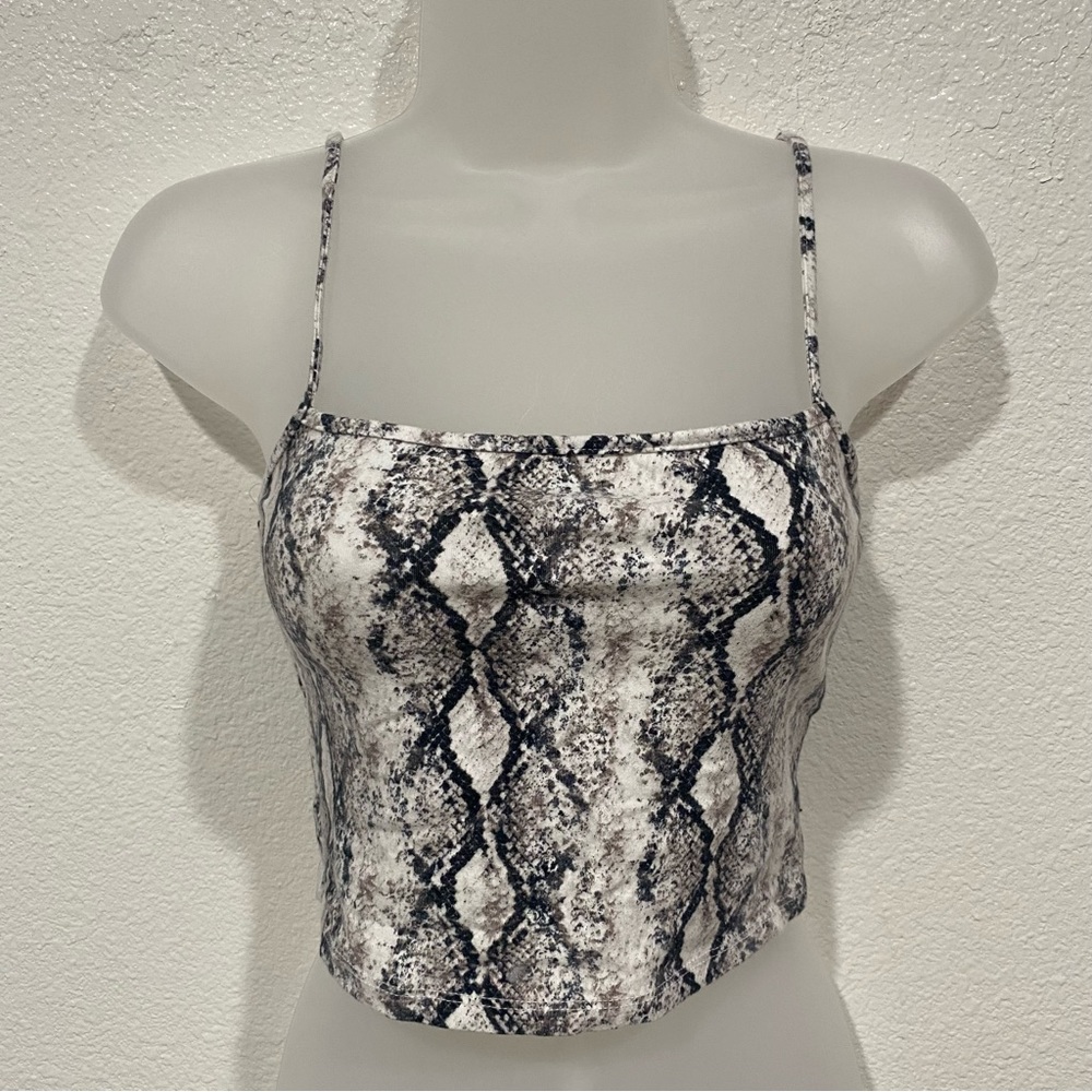 forever 21 snake skin print black & white cropped cami tank top shirt